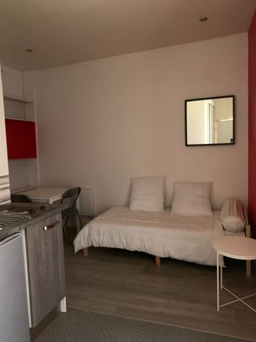 studio meublé en ville avec terrasse - Photo 3