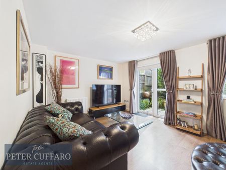 3 bedroom end of terrace house to rent - Photo 3