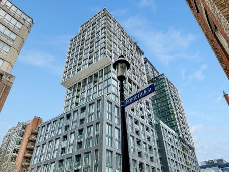 For Lease - 158 Front Street Unit# 407, Toronto, Ontario - Photo 2
