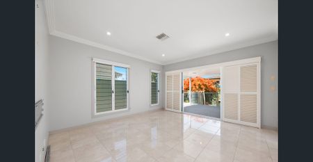 Luxury Family Home with City Views, Internal Lift & Multiple Living Areas - Photo 2