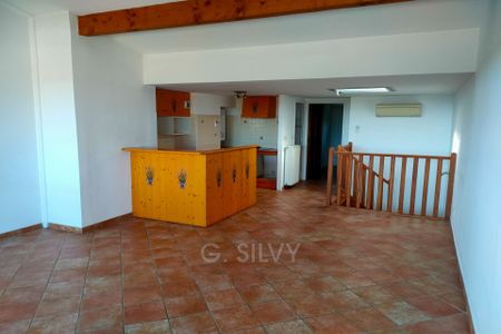 Location Appartement 3 pièces 72m² STE CECILE LES VIGNES 84290 - Photo 2