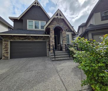 Centrally Located, Spacious Two Bedroom/One Bathroom Suite - Photo 3