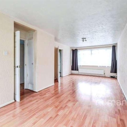 Carmarthen Close, Farnborough, GU14 - Photo 1