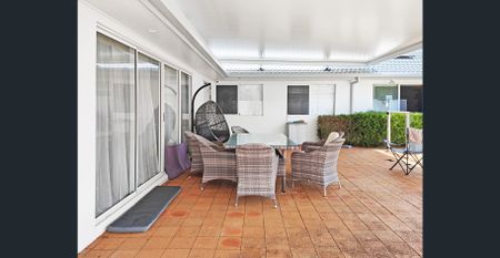 Beautiful Waterfront Home with Granny Flat - Photo 4