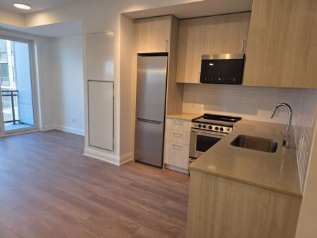 For Lease - 3250 Carding Mill Trail Unit# 335, Oakville, Ontario - Photo 5