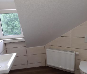 Helle, ruhige DG-Wohnung - Photo 4