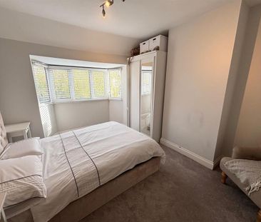 4 bedroom semi-detached house to rent - Photo 5