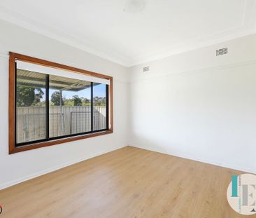 Neat & Tidy 2-Bedroom Home in Prime Location - Photo 3
