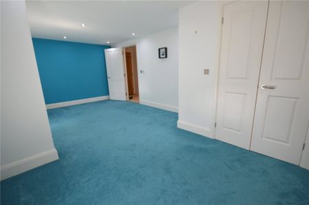 1 Bedroom Flat / Apartment - Sutton Gardens, Winchester - Photo 4