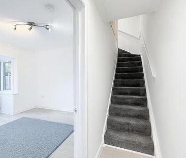 2 bedroom end of terrace house to rent - Photo 5