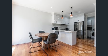 Modern & Stylish Townhouse! - Photo 5