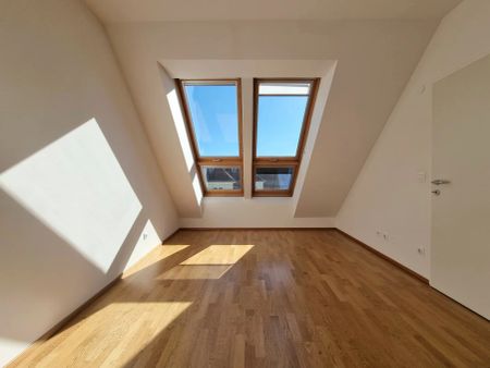 Traumhaftes Dachgeschoß-Refugium in St. Pölten - Großzügig, gepflegt und mit Balkon! - Foto 3