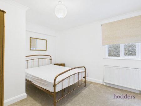 1 bedroom in a house share to rent - Photo 2