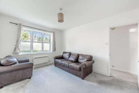 Tanworth Gardens, Pinner, HA5 - Photo 2