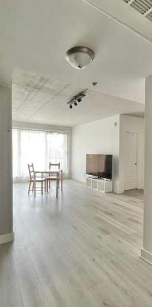 ★Rent free for May 2026★ LEASE TRANSFER – 4 ½ apartment – $2110/month – Quartier Latin – Available in May 6 (Building management approval required) - Photo 1