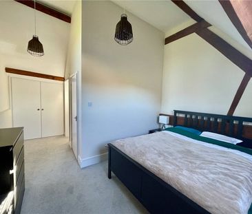 A converted barn with flexible accommodation in the conveniently lo... - Photo 4