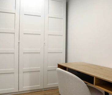 Room in a shared 5-bedroom apartment for rent in Almendrales, all bills included - Foto 1