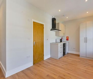 5 bedroom terraced house to rent - Photo 4