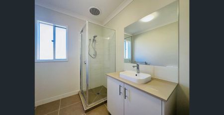 Great family home at Greenbank with every convenience you need - Photo 5