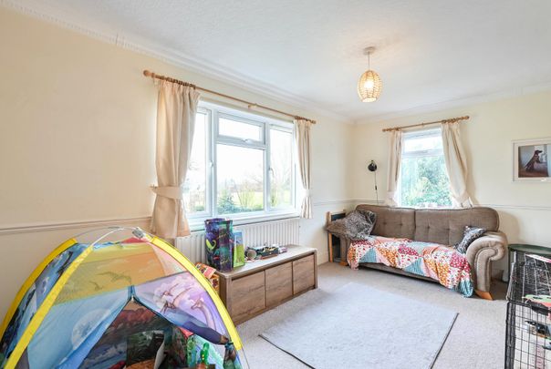 2 bedroom detached bungalow to rent - Photo 1