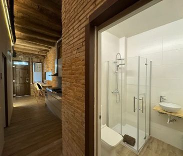 Travessera de Gràcia, Barcelona, Catalonia 08024 - Photo 5