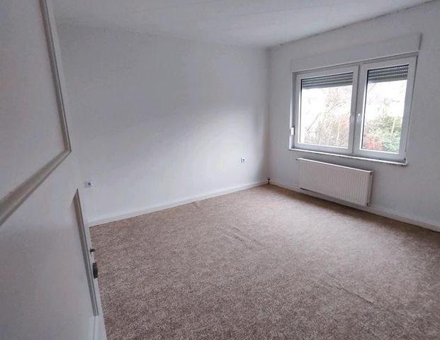 Erdgeschosswohnung mit Gartenanteil zu vermieten - Photo 1