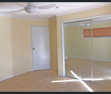 🏡 Lovely Family Home in Leafy Street - Photo 1