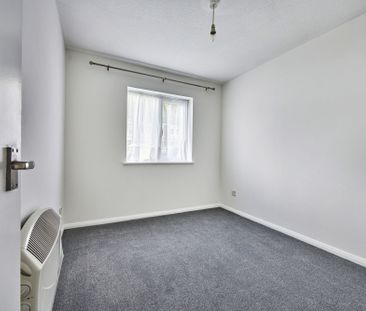 Available unfurnished from 18/12/2025 - Photo 3