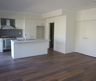 2/9 The Ridge, 3180, Knoxfield Vic - Photo 1