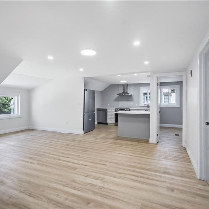 For Lease - 10 Comet Avenue Unit# 2, Hamilton, Ontario - Photo 1