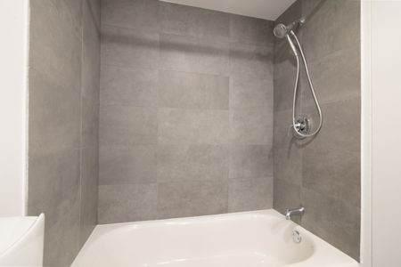 1975 Maisonneuve Blvd West - Photo 4