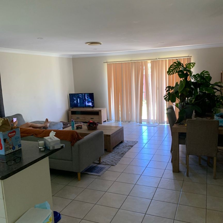 Upper Coomera - Photo 1