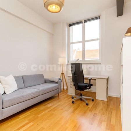 Fantastic Loft Living - Photo 3