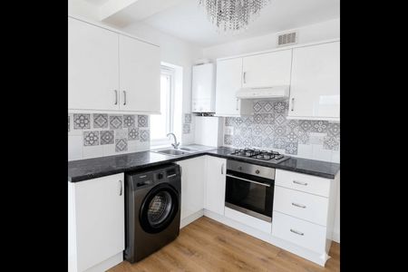 2 Bed Flat, Norbury Road, CR7 - Photo 4