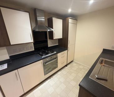 2 bedroom end of terrace house to rent - Photo 4