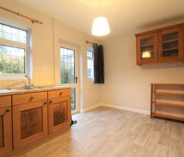 2 bedroom terraced house to rent - Photo 2