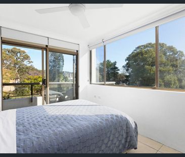 Two bedroom unit - Centrally Located - Photo 3