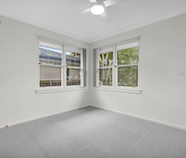 Neat 3 bedroom brick home - Photo 4