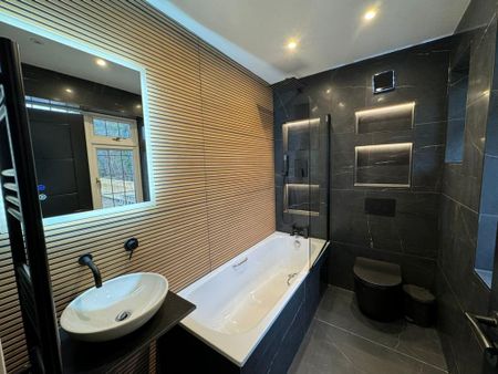 1 bedroom in a house share to rent - Photo 4