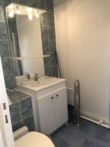 Location Appartement 1 pièce 15m² ORLEANS 45000 - Photo 2