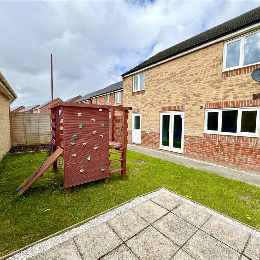 Kingsbridge Crescent, Middlesbrough - Photo 1