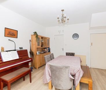 3 Bed Terraced House, Cecil Avenue, IG11 - Photo 3