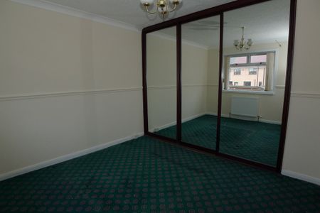 Property to let in Kirkcaldy - Photo 2