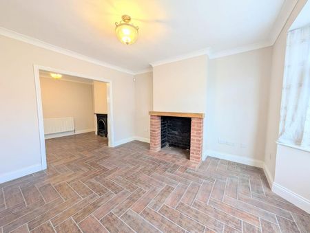 2 bedroom semi-detached house to rent - Photo 2