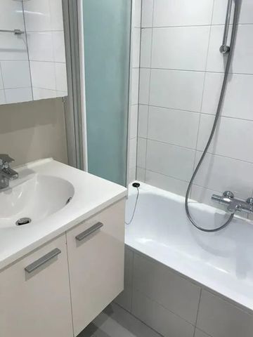 Calle Luis de Velázquez, Málaga, Andalusia 29008 - Photo 2