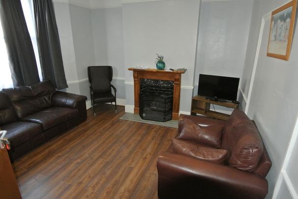 4 bedroom terraced house to rent - Photo 1