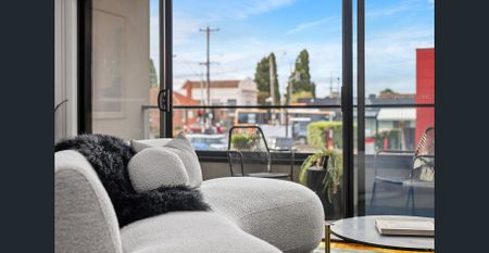 Modern Two-Bedroom Townhouse in the Heart of Coburg - Photo 5