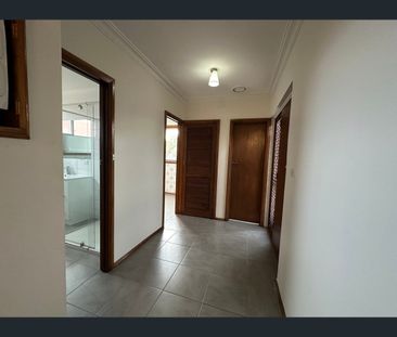 1/2 Clarence Street, Geelong West, Vic 3218 - Photo 4