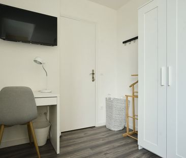 Chambre meublée de 12,33m2 – rue Solférino réf 1501-8 - Photo 4