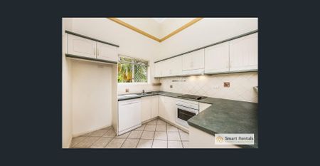 Spacious Living in a Prime Position - Photo 3